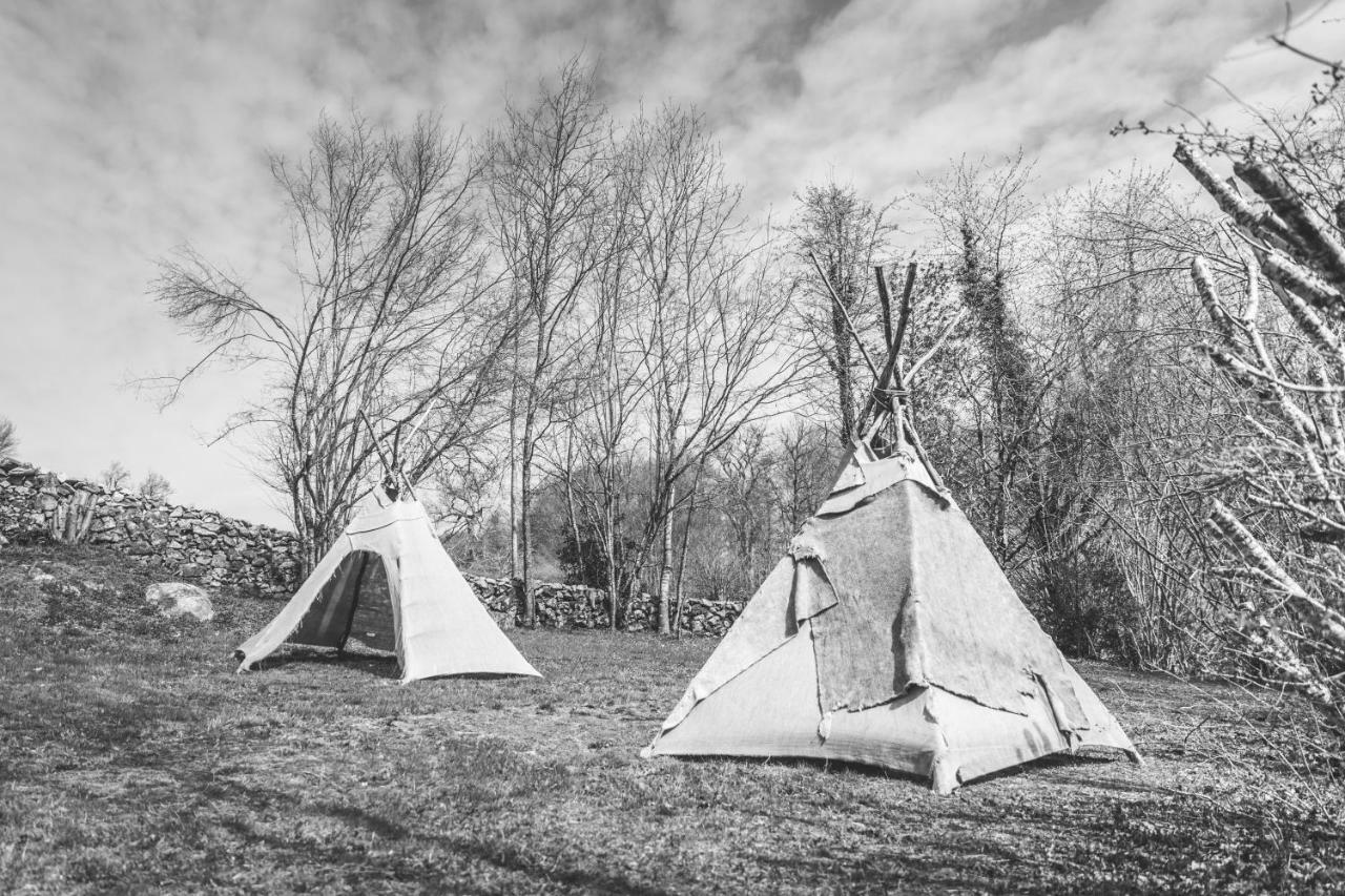 Voyage Spatio-Temporel Poussanges Exteriér fotografie