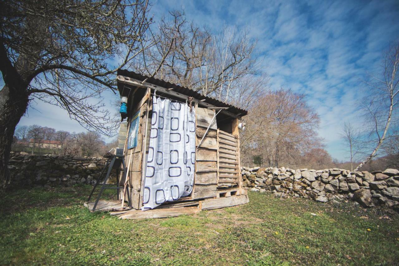 Voyage Spatio-Temporel Poussanges Exteriér fotografie
